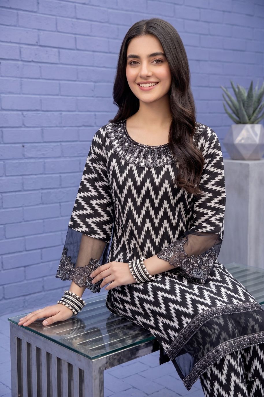 W019 Women Lawn