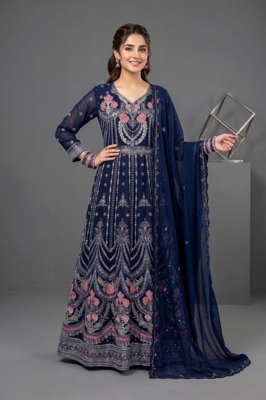 W018 Women Chiffon