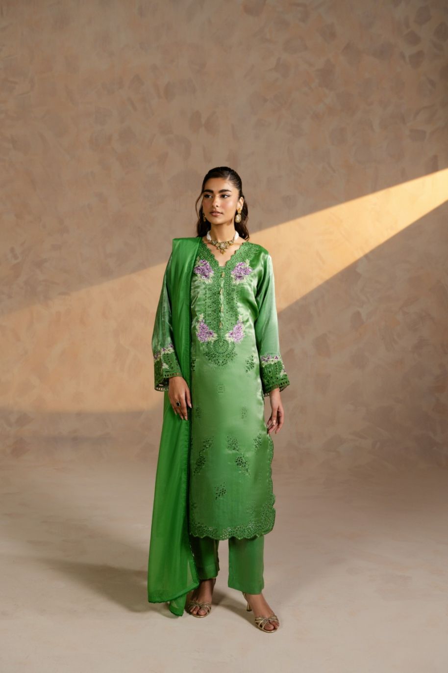 ZN-P-FW-05 Women Shesha Slik