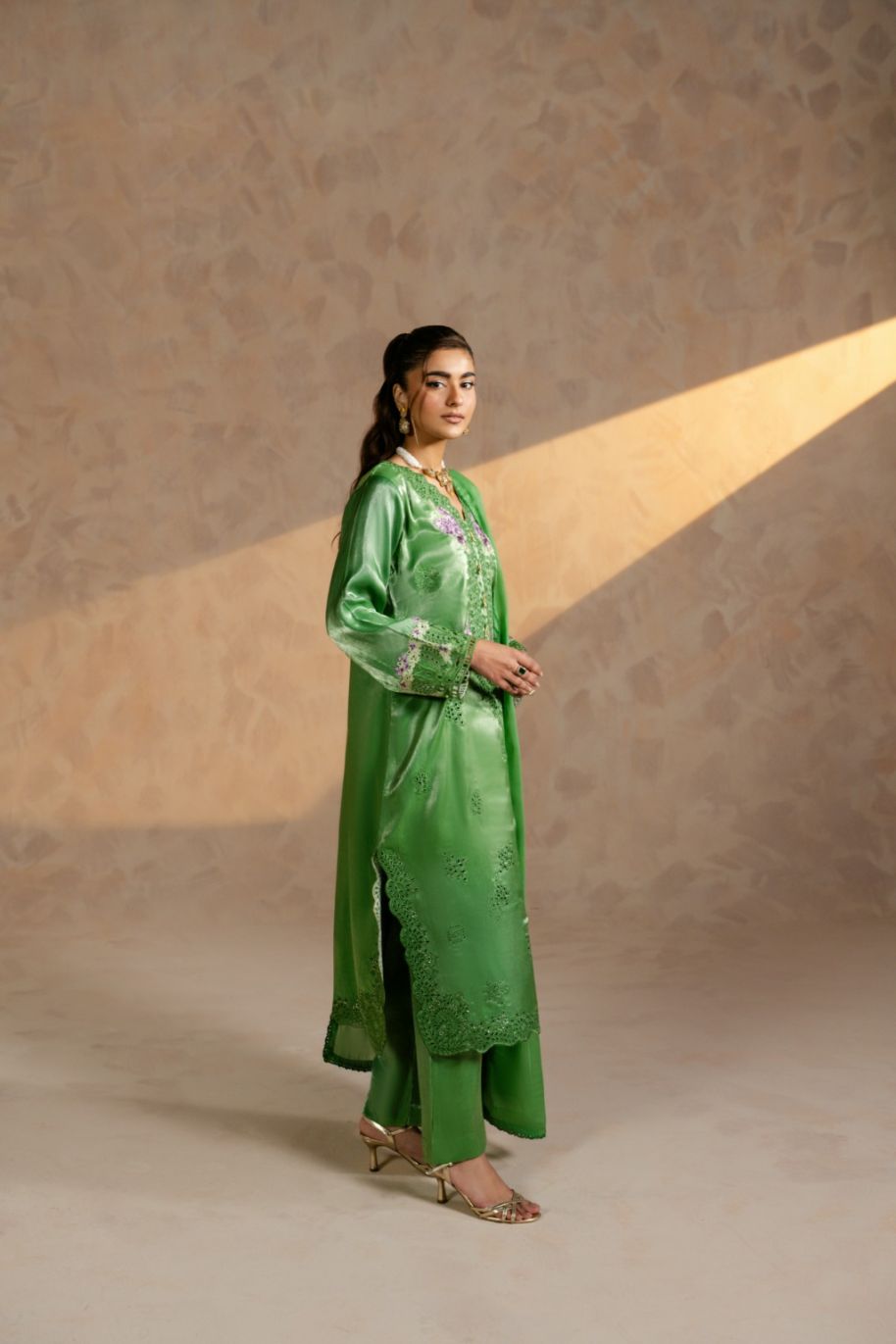 ZN-P-FW-05 Women Shesha Slik