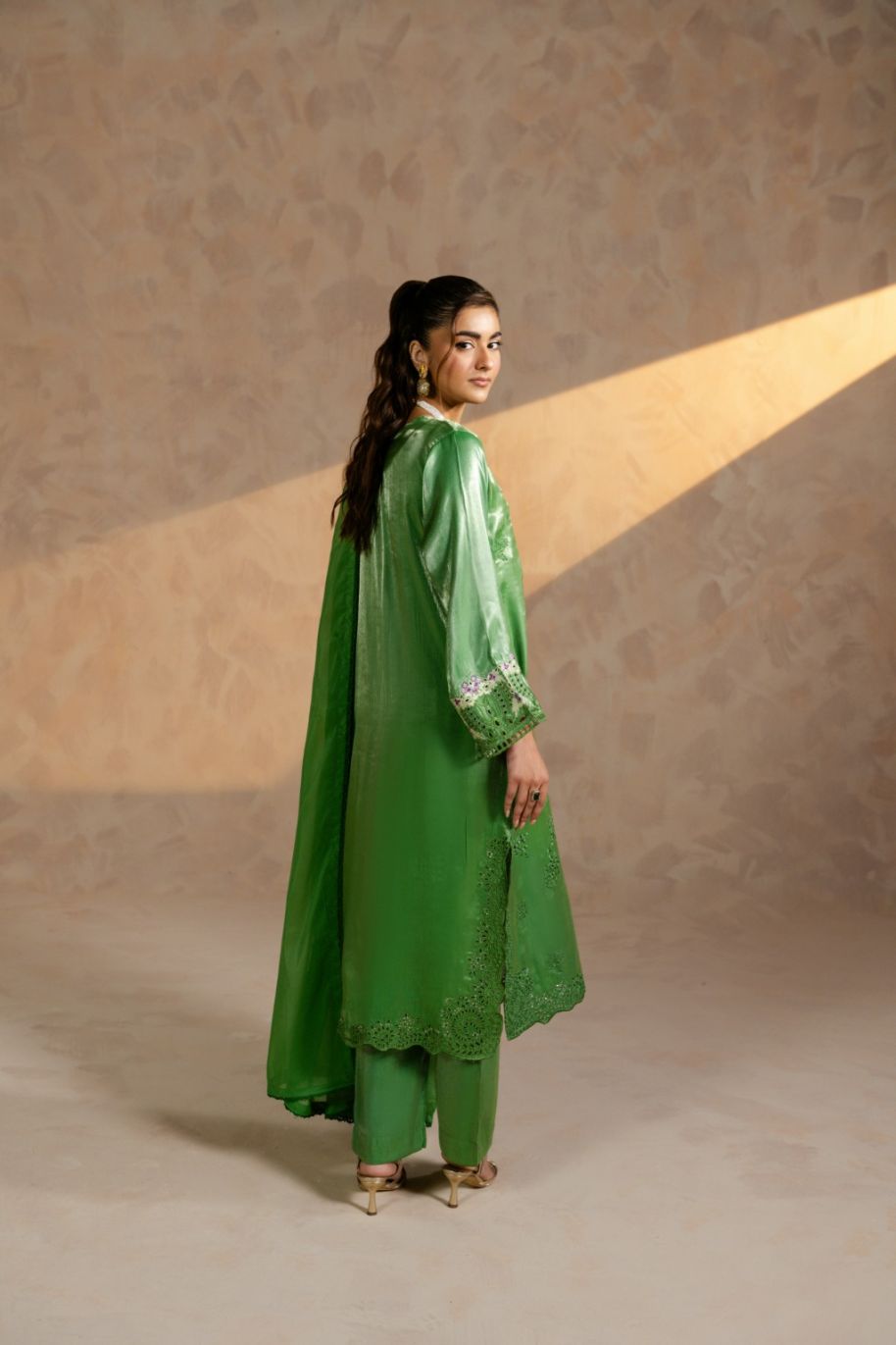 ZN-P-FW-05 Women Shesha Slik