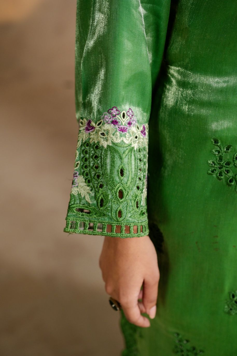 ZN-P-FW-05 Women Shesha Slik
