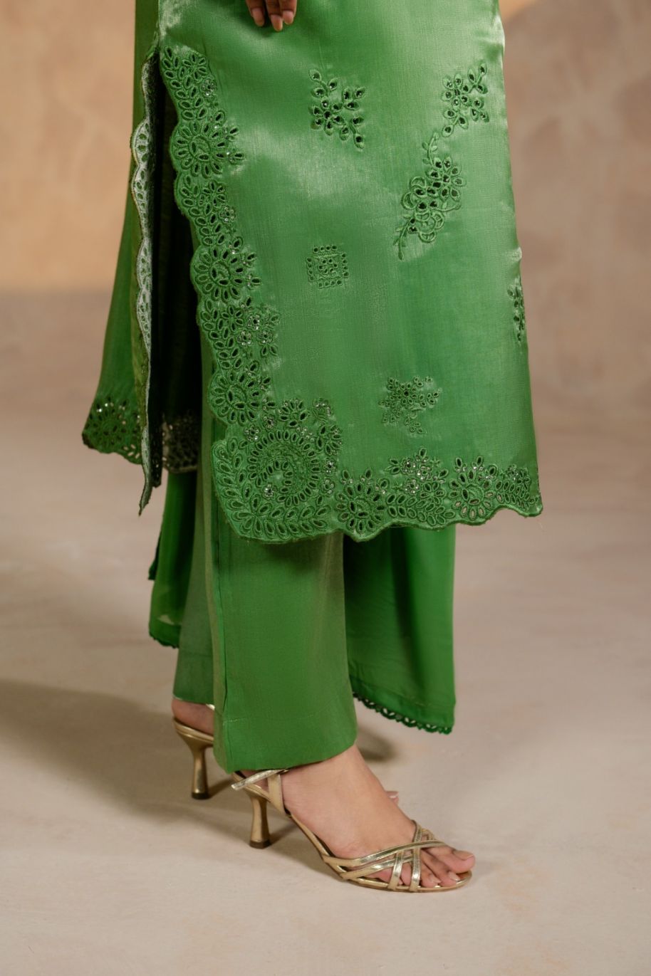 ZN-P-FW-05 Women Shesha Slik